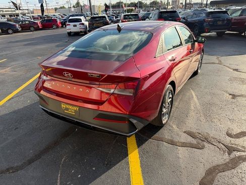 Used 2024 Hyundai Elantra SEL FWD image 5