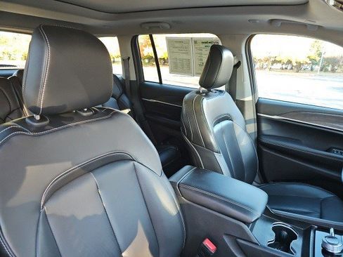 Used 2024 Jeep Grand Cherokee Limited image 12