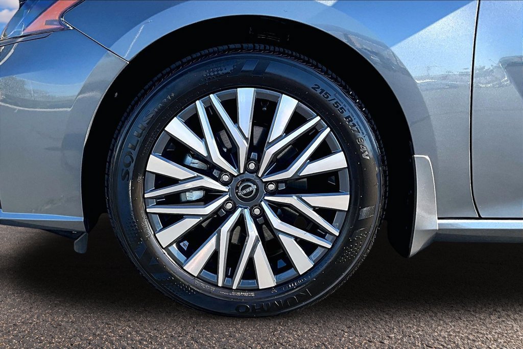 New 2026 Nissan Altima 2.5 SV FWD image 12