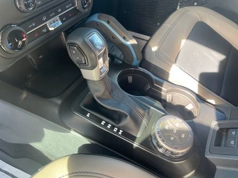 Used 2022 Ford Bronco Wildtrak image 24