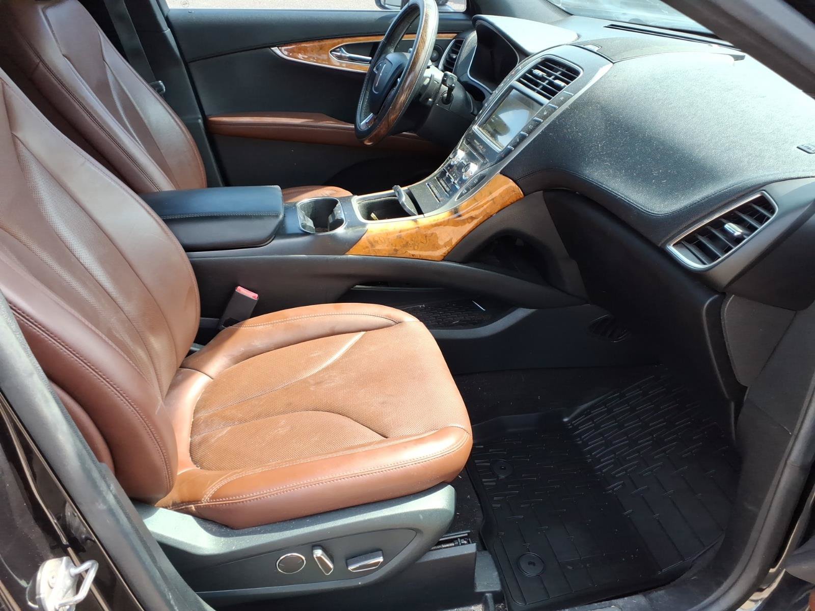 Used 2020 Lincoln Nautilus Reserve FWD image 12