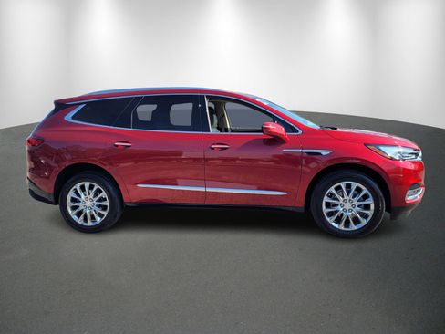 Used 2021 Buick Enclave Essence w/ Sound and Sites Package image 8