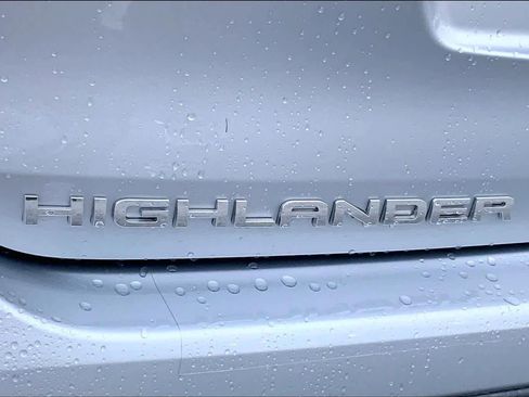 Used 2022 Toyota Highlander XLE image 30