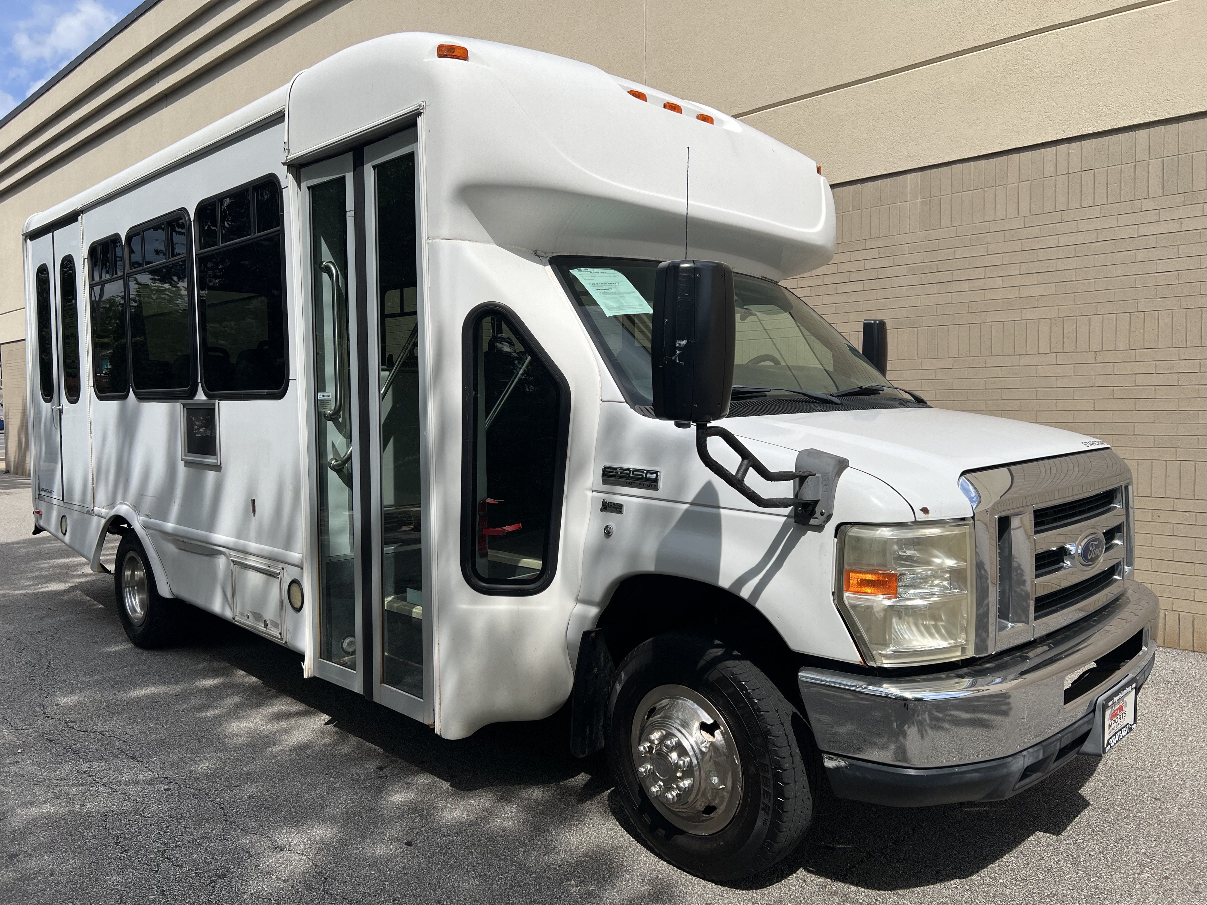 Used 2013 Ford E-350 and Econoline 350 Super Duty w/ Shuttle Bus Prep Pkg RWD image 11