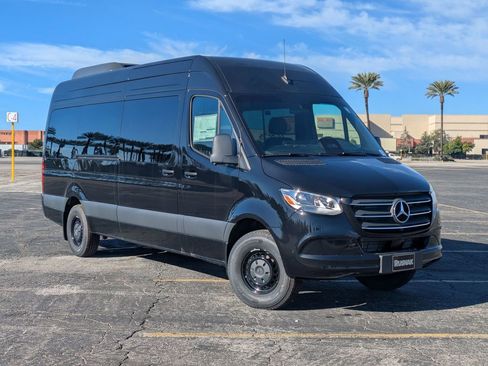 New 2025 Mercedes-Benz Sprinter 2500 image 1