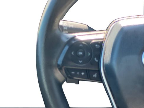 Used 2019 Toyota Camry LE image 16