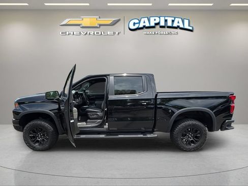 Used 2025 Chevrolet Silverado 1500 ZR2 w/ Technology Package AWD/4WD image 9