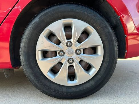 Used 2017 Hyundai Accent SE FWD image 26