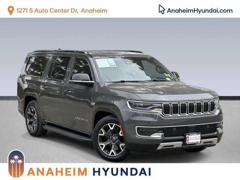 Used 2023 Jeep Wagoneer L Series III w/ Preferred Equipment Group image 1