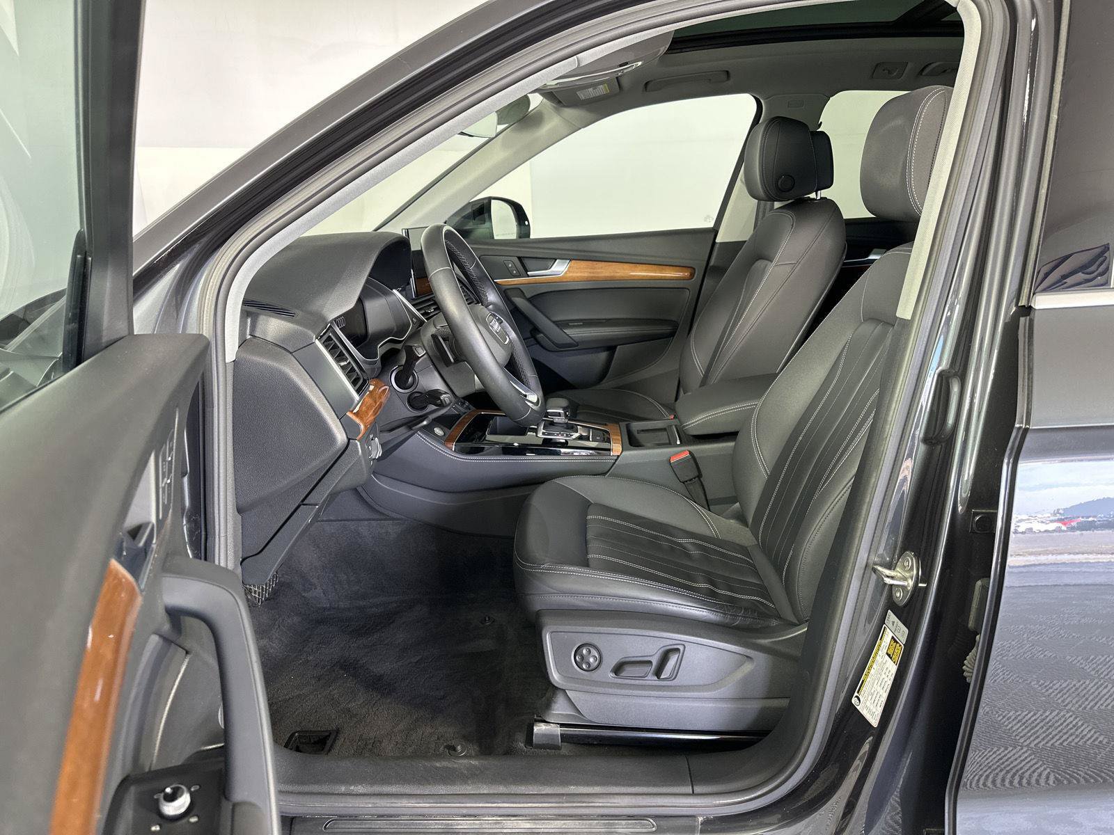 Used 2021 Audi Q5 2.0T Premium Plus w/ Premium Plus Package AWD/4WD image 8