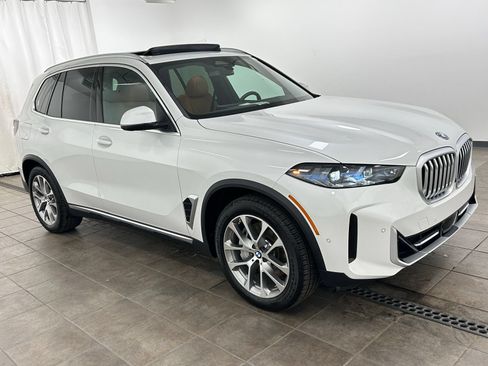 Used 2026 BMW X5 xDrive50e w/ Premium Package AWD/4WD image 6