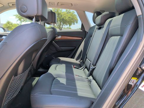 Used 2023 Audi Q5 2.0T Premium w/ Convenience Package AWD/4WD image 29