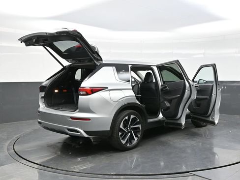 Used 2024 Mitsubishi Outlander SE image 51