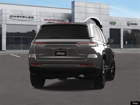 New 2025 Jeep Grand Cherokee Laredo image 14