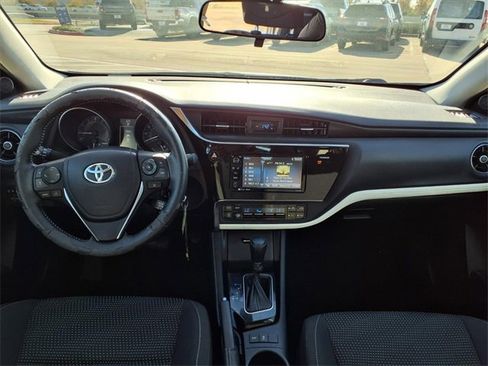 Used 2017 Toyota Corolla iM image 5