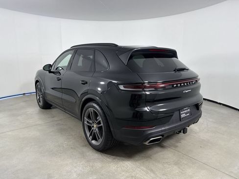 Certified 2024 Porsche Cayenne AWD/4WD image 3