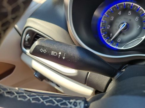Used 2023 Chrysler Voyager LX FWD image 15