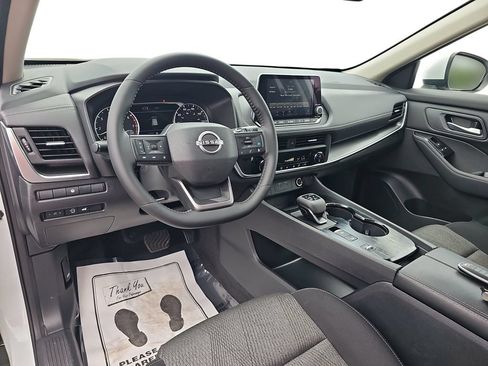 Used 2026 Nissan Rogue SV FWD image 16