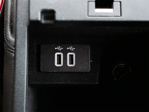 Used 2016 Lincoln MKS AWD image 26