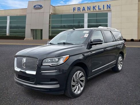Certified 2023 Lincoln Navigator Reserve image 3