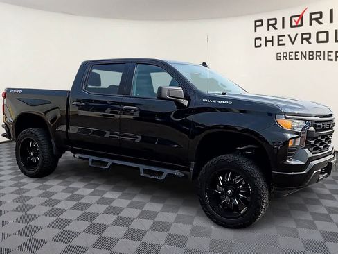 Used 2022 Chevrolet Silverado 1500 Custom AWD/4WD image 2