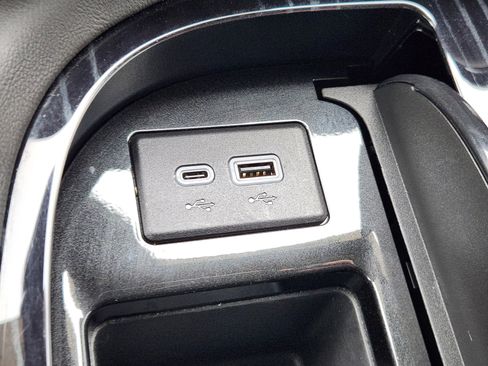 Certified 2024 Cadillac Escalade Sport w/ LPO, ONYX Package image 19