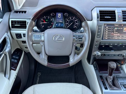 Used 2019 Lexus GX 460 image 14