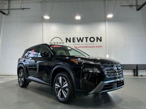 Used 2025 Nissan Rogue SL w/ SL Premium Package image 43