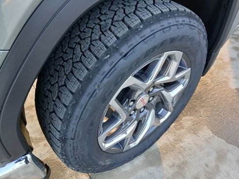 New 2026 GMC Sierra 1500 SLE image 35