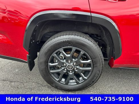 Used 2023 Toyota Sequoia Platinum AWD/4WD image 37