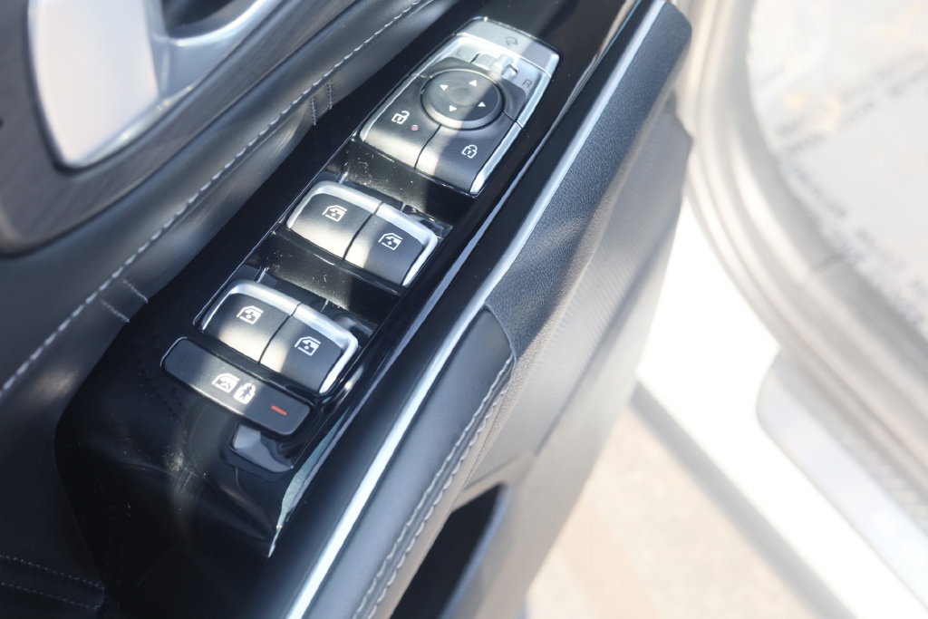Used 2025 Kia Sorento SX Prestige AWD/4WD image 7