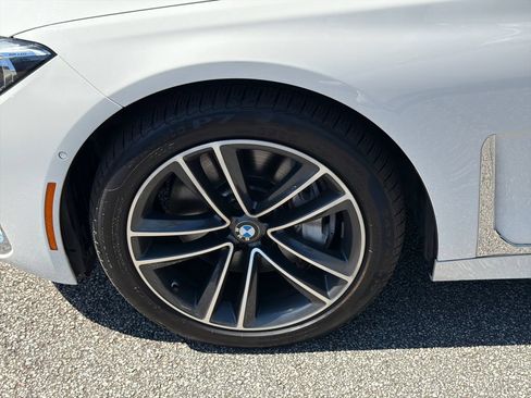 Used 2022 BMW 750i xDrive AWD/4WD image 11