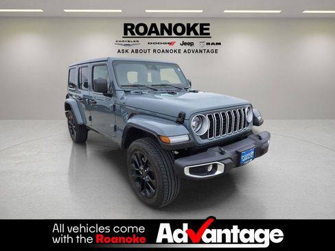 Used 2025 Jeep Wrangler Sahara w/ Safety Group image 12