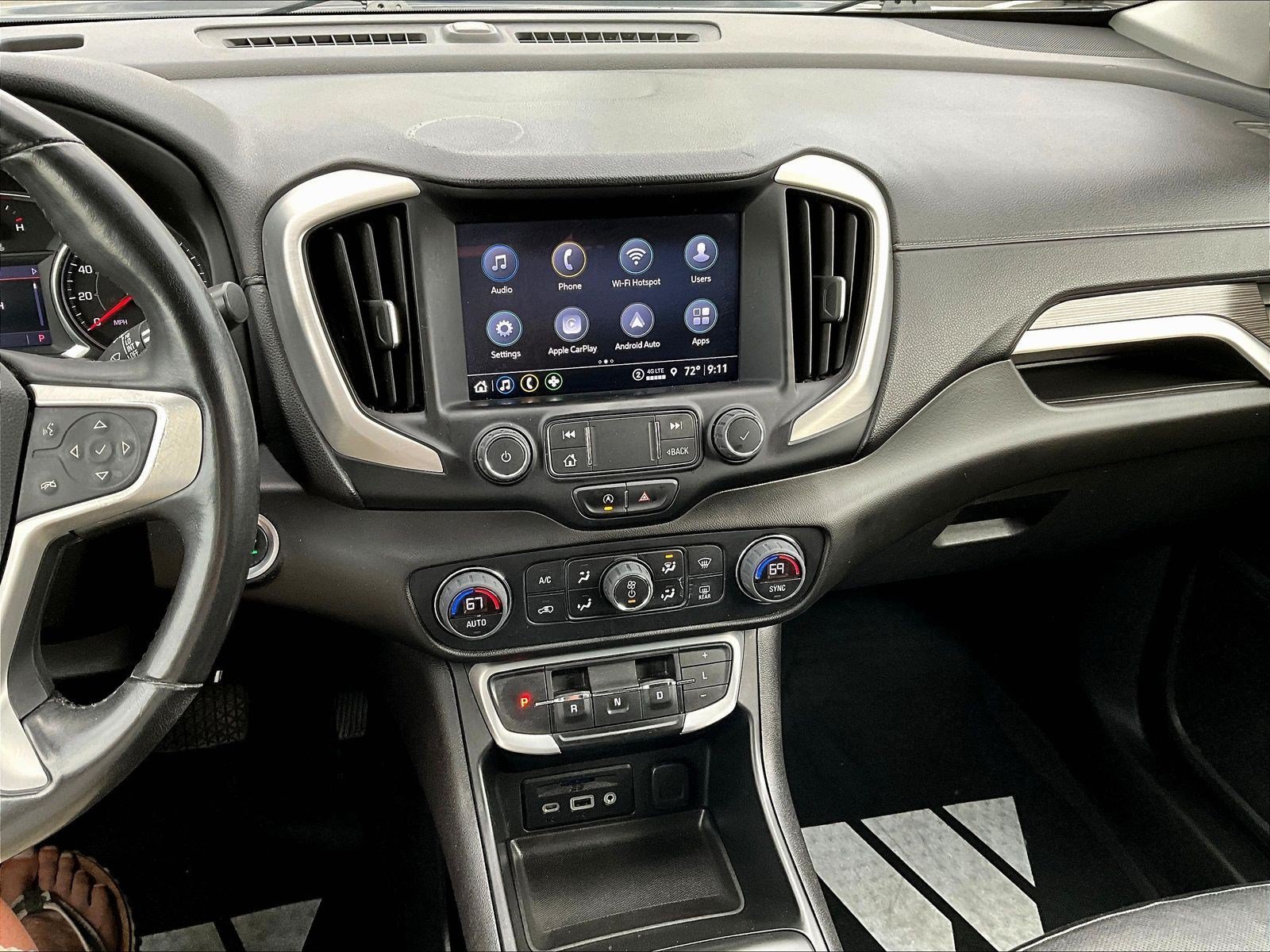 Used 2022 GMC Terrain SLT w/ LPO, 'HIT The Road' Package FWD image 15