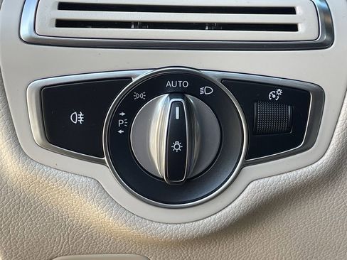 Used 2019 Mercedes-Benz C 300 Sedan image 31