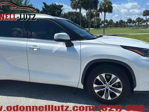 Used 2022 Toyota Highlander XLE FWD image 7