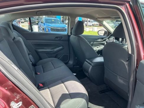 Used 2025 Nissan Altima 2.5 SV FWD image 28