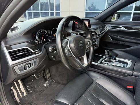 Used 2019 BMW 740i w/ Executive Package RWD image 20