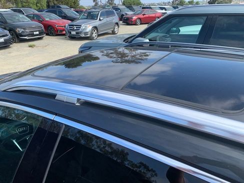 Used 2017 Audi A4 2.0T allroad Prestige w/ Prestige Package AWD/4WD image 9