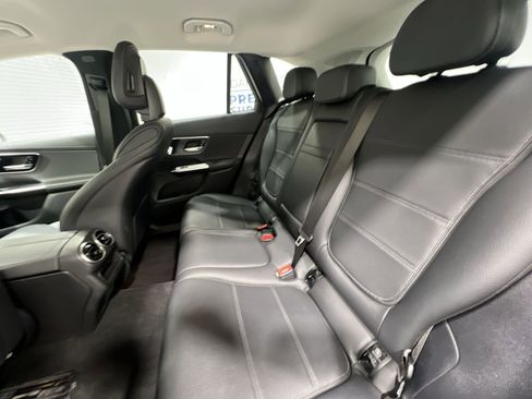 Used 2024 Mercedes-Benz GLC 300 4MATIC image 21