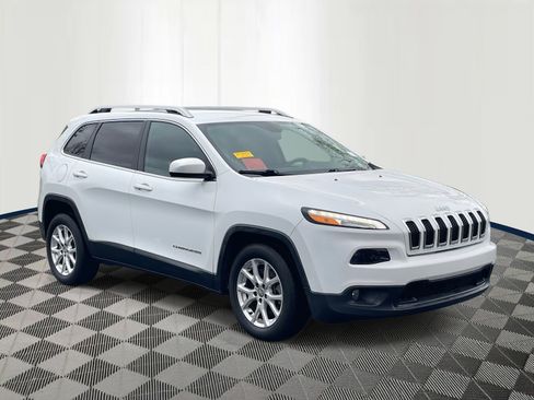 Used 2014 Jeep Cherokee Latitude image 3