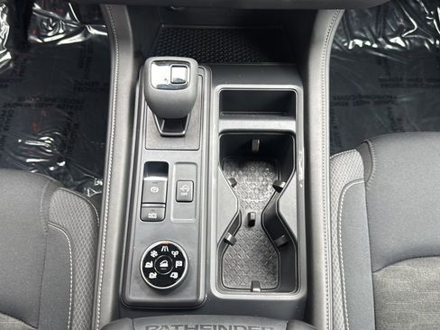 Used 2024 Nissan Pathfinder S AWD/4WD image 37