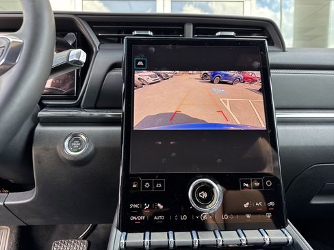 Used 2026 GMC Terrain Elevation w/ Elevation Premium Package image 25