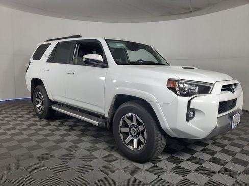 Used 2024 Toyota 4Runner TRD Off-Road Premium w/ Moonroof Package AWD/4WD image 2
