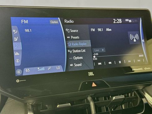 Used 2022 Toyota Venza Limited AWD/4WD image 17