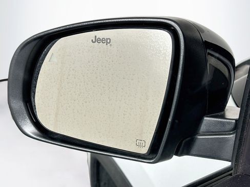 Used 2025 Jeep Compass Limited AWD/4WD image 16