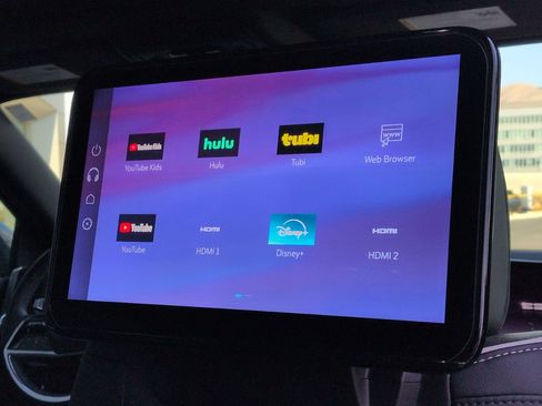 Used 2025 Cadillac Escalade Sport w/ Touring Package image 26