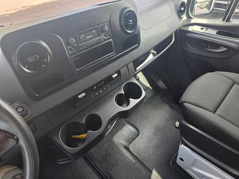 Used 2019 Mercedes-Benz Sprinter 170 image 17