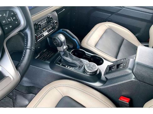 Used 2024 Ford Bronco Wildtrak image 18