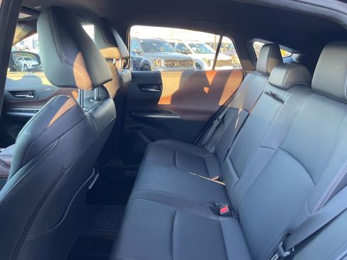 Used 2023 Toyota Venza XLE image 39